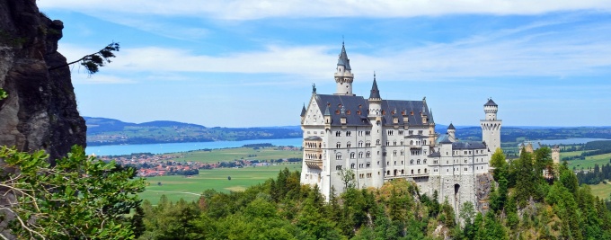 Neuschwanstein Castle, Southwest Bavaria, Germany. 