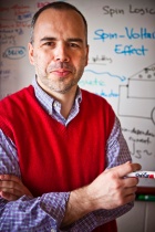 Headshot of Igor Zutic, Assistant Professor of Physics. 