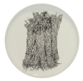 Zoom image: Marjan Khorramgolkaran Mass of Amnesia, 2023 Diameter: 35 cm Painting on the Handmade Plate 