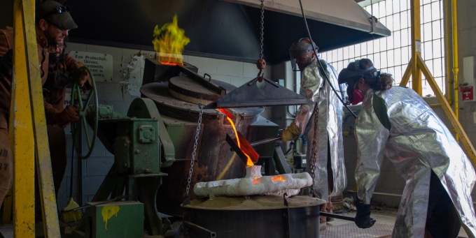Students in the bronze foundry. 