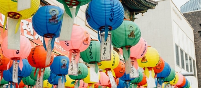 Korean style lanterns in blue, red, green and pink. 