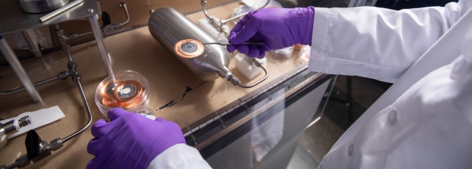 Chemistry PhD candidate Luisa Angeles in a lab. 