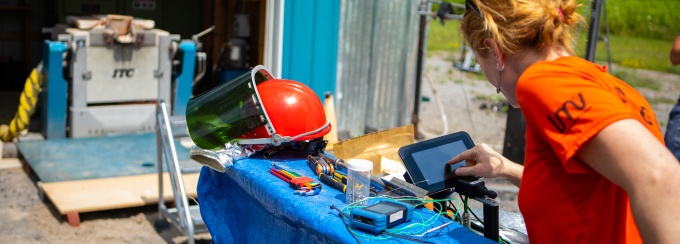 Volcanology experiments at UB’s Geohazards Field Station.