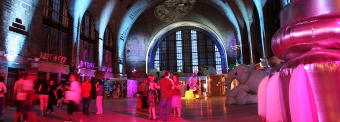 Show held in Buffalo's Central Terminal. 