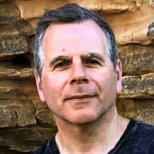 Jos&eacute; Tom&aacute;s Henriques. 