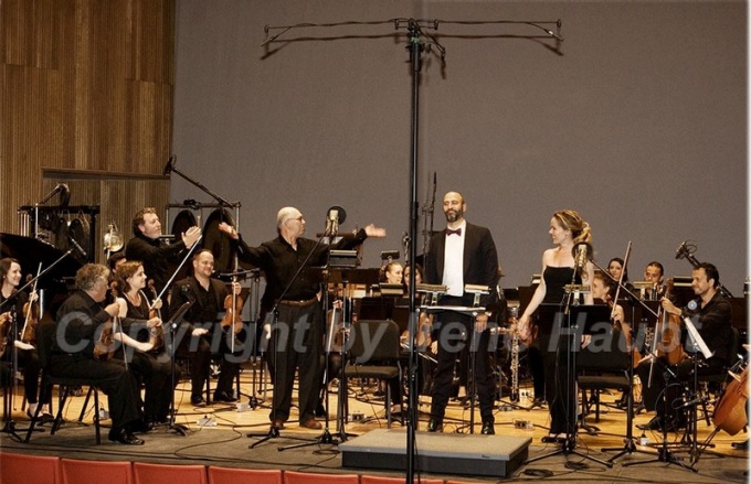 Ensemble Signal & Slee Sinfonietta preforming in Slee Hall. 