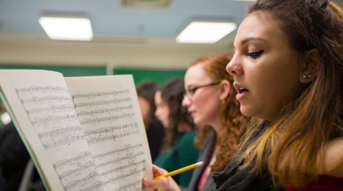 Student Choir. 