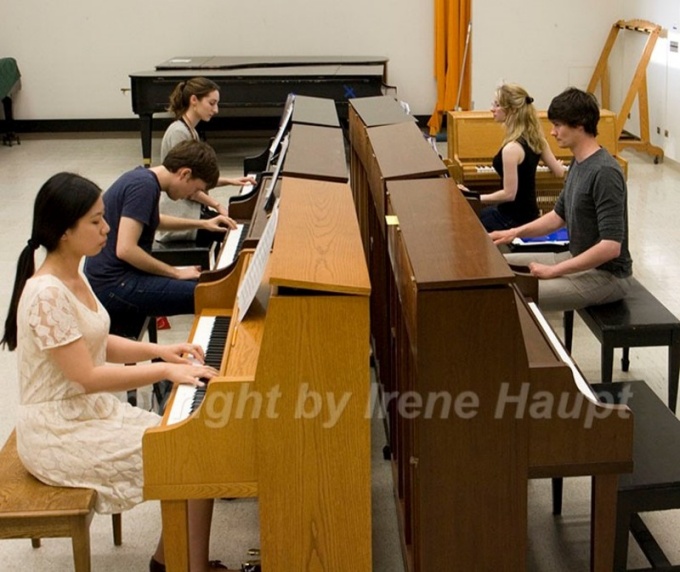 Performance of Five Pianos by Morton Feldman. 