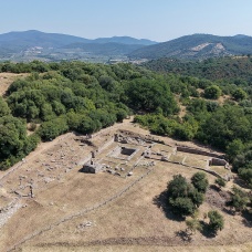 An aerial view of the area of the medieval cathedral with the cemetery under investigation in Rusellae. 