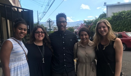Victoria Guzm&aacute;n and friends. 
