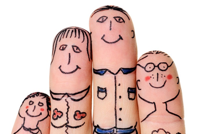 A family drawn on four fingers. 